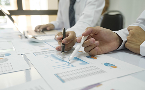 辦理?？诠咀?cè)多少錢？