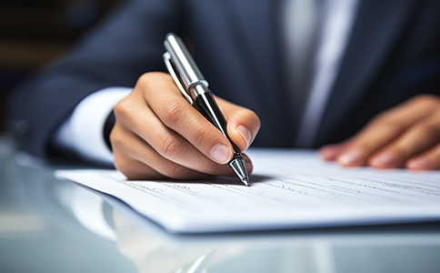 ?？诮ㄖ咀缘膬?yōu)勢