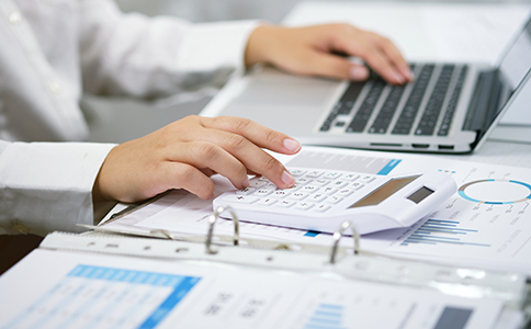 如何選擇靠譜的?？诖碛涃~公司