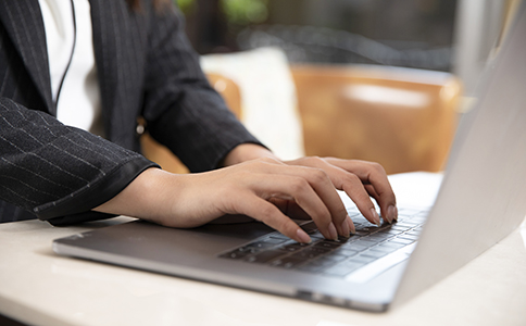 ?？谕赓Q(mào)公司注冊(cè)費(fèi)用