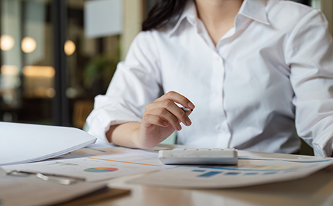  影響?？诖~價格的主要因素