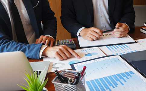 ?？诠咀孕枰闹饕掷m(xù)