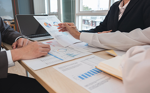 不同類型企業(yè)在?？诘淖兏⒁馐马?xiàng)