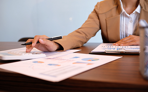 ?？诠煞莨咀缘幕驹O立要求