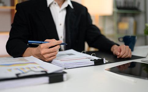 ?？谧?cè)食品公司