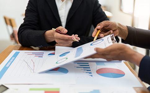 ?？谝蝗擞邢薰咀?cè)條件