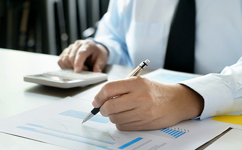 ?？谟邢薰咀?cè)條件