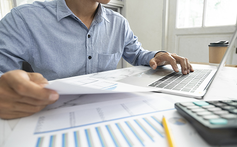 在?？谧?cè)公司的條件