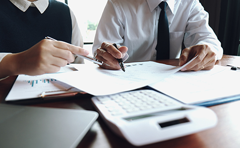 ?？诠竟蓹?quán)變更的費用分析